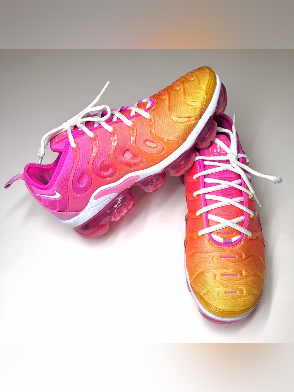 Nike Air Vapormax Plus "Summer Sunset" Fuchsia Casual Sneakers Size- 10